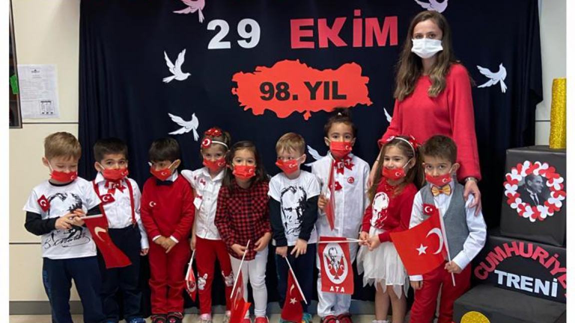 Neşeli Kalpler Sınıfı 29 Ekim Cumhuriyet Bayramını Kutluyor!